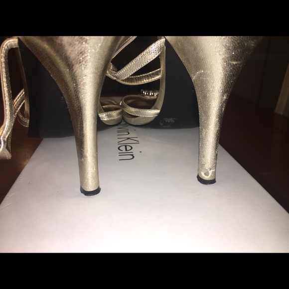 Calvin Klein metallic Gold & crystal sandals - Picture 4 of 5